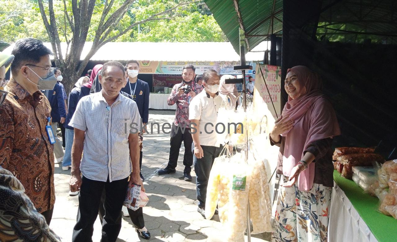 Rayakan Dies Natalis ke 42, UMK Kudus Bantu Geliatkan Ekonomi Gandeng Puluhan UMKM