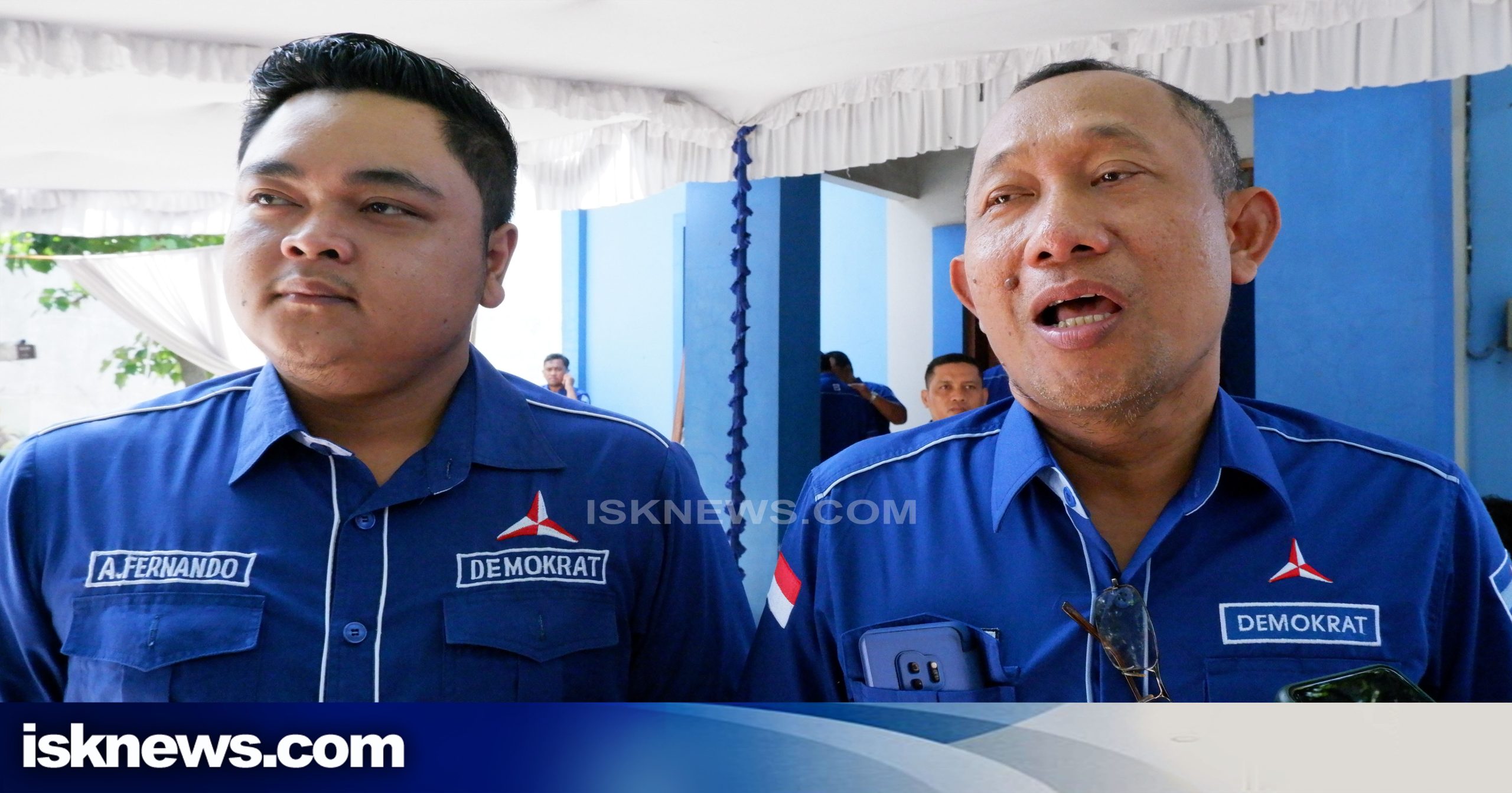 Ketua DPC Partai Demokrat Mardijanto (Kanan) dan sekretaris Andrian Fernando (YM/YM)