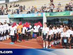 Lebih dari 700 siswi dari 32 Sekolah Dasar di Kudus mengikuti Mildlife challange 2023 kejuaraan sepak bola putri antar SD di Kudus, membawa semangat dan harapan demi meraih kemenangan pada pertandingan perdana mereka di babak penyisihan hari pertama sesi pagi. Kamis 15/06/2023 (Foto: istimewa)