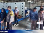 Pantau Proses Pelipatan Surat, Kapolres Kudus Cek Gudang Logistik Pemilu 2024 Pantau Proses Pelipatan Surat, Kapolres Kudus Cek Gudang Logistik Pemilu 2024