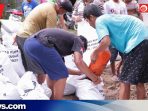 Seratusan Warga Ngembal Kulon Kerja Bakti Tangani Tanggul yang Sempat Longsor