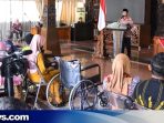 Puluhan Penyandang Disabilitas di Kudus Terima Bantuan Kursi Roda