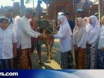 KB-TK Dinado dan Naneymi Sumbang 1 ekor Kerbau ke Panitia Buka Luwur Kangjeng Sunan Kudus KB-TK Dinado dan Naneymi Sumbang 1 ekor Kerbau ke Panitia Buka Luwur Kangjeng Sunan Kudus