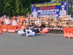 Satlantas Polres Kudus Tampilkan Simulasi Kecelakaan di Hadapan Ratusan Pelajar
