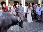 Usai Sholat Idul Adha 1446, Bupati Sam’ani Serahkan Hewan Kurban di Masjid Agung Kudus