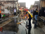 Petugas Gabungan dan Warga Kompak Kerja Bakti Bersih-Bersih Jalan Menara