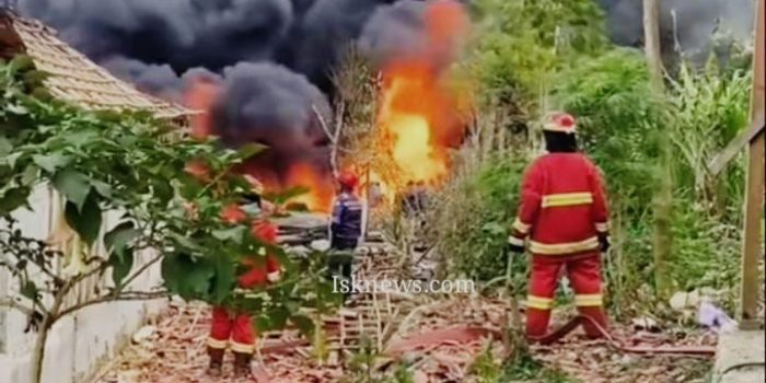 Hari Ke-2 Kebakaran Sumur Minyak Di Blora Belum Bisa Di Padamkan.