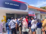 Penyaluran BLT Kemensos di Kudus Padat, Warga Datang Tak Sesuai Jadwal Penyaluran BLT Kemensos di Kudus Padat, Warga Datang Tak Sesuai Jadwal