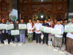 Safari Jumat di Karangrowo, Bupati Sam’ani Salurkan 10 Ton Beras dan Bantuan Pertanian Safari Jumat di Karangrowo, Bupati Sam’ani Salurkan 10 Ton Beras dan Bantuan Pertanian