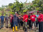 Kudus, isknews.com – DPC PDI Perjuangan Kudus menggelar penanaman pohon dan penebaran benih ikan pada Jumat (23/1/2026) dalam rangka HUT ke-53 PDI Perjuangan.