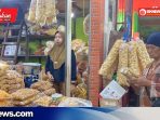 Jajanan Lebaran Laris di Pasar Kliwon Kudus, Stok Bahan Disebut Banyak Terserap MBG