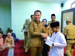 250 Anak Yatim dan 32 Duafa Terima Santunan dari RSUD dr. Loekmono Hadi