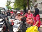 Marga Tionghoa di Kudus Bagikan 500 Takjil, Wujud Kebersamaan di Bulan Ramadan