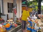 Pedagang Pernak-pernik Takbiran Ramaikan Kudus, Lampion hingga Truk Oleng Jadi Favorit Pedagang Pernak-pernik Takbiran Ramaikan Kudus, Lampion hingga Truk Oleng Jadi Favorit