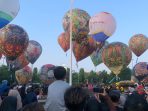 18 Balon Udara Hiasi Langit Kudus, Ribuan Warga Padati Simpang Tujuh Sejak Pagi