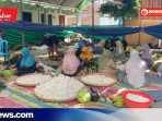 Gotong Royong Sambut Haul Mbah Puspoyudo, Warga Singocandi Siapkan 3.000 Bungkus Nasi