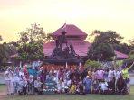 Yoga Berkebaya Meriahkan Hari Berkebaya Nasional di Museum Kretek Kudus Yoga Berkebaya Meriahkan Hari Berkebaya Nasional di Museum Kretek Kudus
