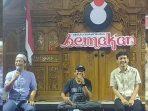 Ngatur Catur di Maiyah Kudus, Tiyo Ardianto Soroti Korupsi hingga Tantangan Demokrasi Indonesia