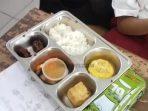 Siswa SD di Kudus ini Belajar hingga Makan MBG Diganggu Lalat